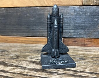 Pisapapeles vintage de Naprosyn con forma de transbordador espacial, figura de metal de la NASA, representante farmacéutico, publicidad, decoración