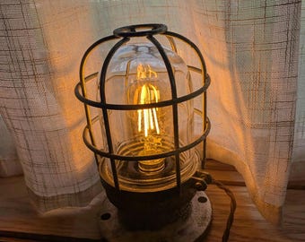 Lampe de table industrielle vintage Pyle National, lampe de bureau steampunk antidéflagrante avec variateur, en métal coulé, style nautique.