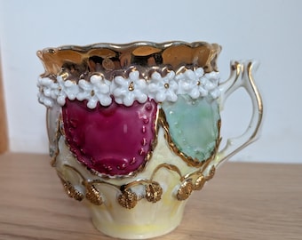 Taza de porcelana victoriana antigua con forma de bigote, relieve floral Moriage con baño de oro de 22 quilates, taza de té con forma de bigote de loza iridiscente, regalo para caballeros.
