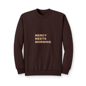 Bluza z kapturem Mercy Meets Morning Christian Puff, okrągły dekolt z wypukłym napisem Faith, prezent motywacyjny dla kobiet zdjęcie 3