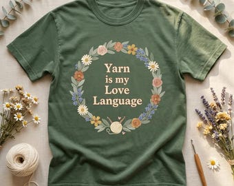 Camiseta "El hilo es mi lenguaje del amor", camiseta de ganchillo floral, regalo divertido para mujeres aficionadas al ganchillo, camiseta gráfica Cottagecore Comfort Colors.