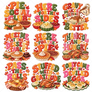Puede incluir: Una colección de nueve diseños gráficos con temática de Acción de Gracias que presentan tipografía colorida y redondeada, junto a ilustraciones de platos festivos como pasteles, pavo asado, puré, panecillos y huevos rellenos con hojas de otoño.