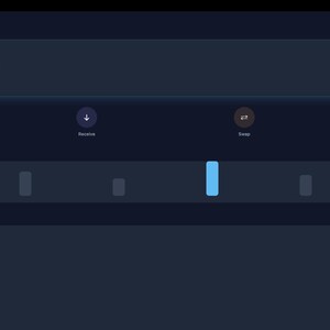 Pu&ograve; includere: Un'interfaccia di dashboard finanziaria digitale a tema scuro che mostra un saldo totale di $12.450,75, il nome utente Alex Developer, grafici a barre analitici e un elenco di transazioni recenti tra cui Apple Store, Bitcoin Transfer e Salary.