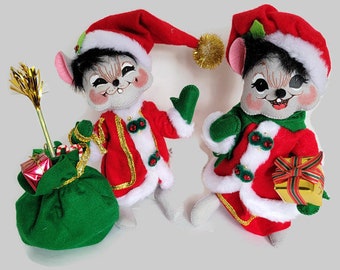 Set of Two Annalee Christmas Mice Santa and Mrs. Claus with Christmas Gifts Whimsical Mice 1980's Mouse Collection Collectible