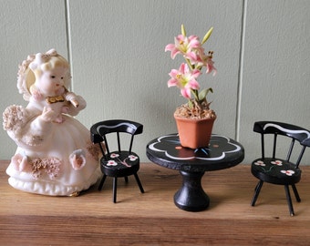 Dollhouse Table and Chairs Set Vintage Miniature Hand Painted Wooden Furniture for Small Dolls Patio Table Garden Diorama Tiny Doll Display