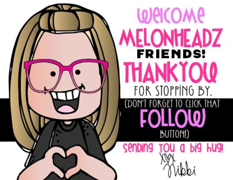 Pu&ograve; includere: Illustrazione di un cartone animato di una persona sorridente con capelli biondi e occhiali rosa. L'immagine include il testo "Benvenuti Melonheadz Amici! Grazie per essere passati. (Non dimenticare di fare clic su quel pulsante Segui!) Ti mando un grosso abbraccio!"
