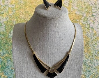 Vintage 80s Trifari Black Enamel Gold Tone Collar Necklace & Earrings Retro Set