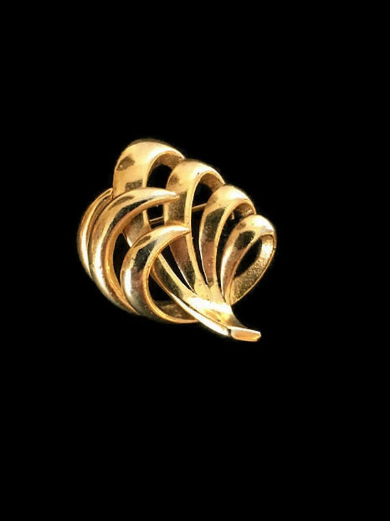 Vintage 1980's SPHINX of London Gold Swirl Brooch