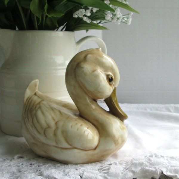 Vintage  Freeman-McFarlin Duck Figurine,  California Potter, Funky 1970s.  Anthony Freeman Designer, Art Pottery