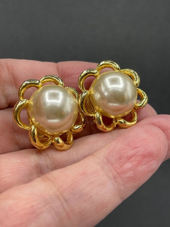 Vintage 80s Gold Plated Faux Pearl Clip-on Earrin… - image 2