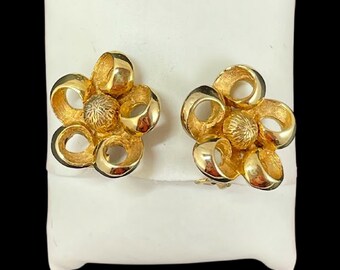 Vintage PELL Gold Plated Flower Earrings Clip-On, 1950s, Signed, Etched Floral Retro Classic