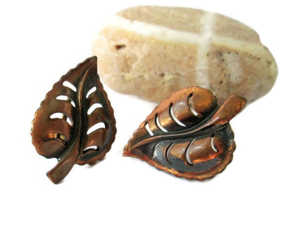 Copper Leaf Motif Vintage Earrings, Retro Screw B… - image 1