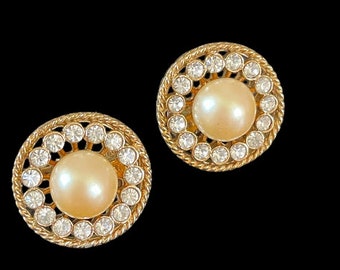 Vintage Glass Pearl Rhinestone Gold Tone Halo Earrings Clip-on Preppy, Classic, Bridal, Wedding, Mother of Bride,