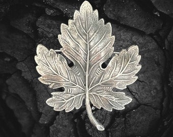 Retro Maple Leaf Silver Tone Textured Large Brooch Shawl Pin Unisex Fall Autumn