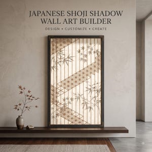 Könnte beinhalten: Ein rechteckiges Wandkunstobjekt im japanischen Shoji-Stil mit dunklem Rahmen, das eine lichtdurchlässige Fläche mit geometrischen Gittermustern und Schatten von Bambusblättern zeigt. Der Text lautet: JAPANESE SHOJI SHADOW WALL ART BUILDER.