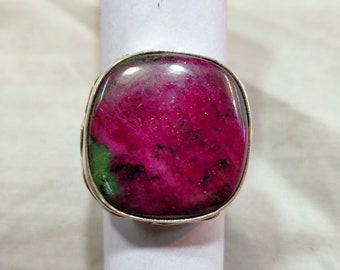 Anillo de zoisita rubí con forma de cojín: Anillo llamativo de plata de ley 925 (25 x 26 mm)