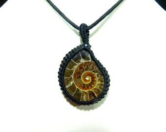 AMMONITE FOSSIL /Ammonite Fossil Macrame / Macrame Pendant / Thread Pendant / Gorgeous Handmade / Pendant / Gemstone Jewelry / Size 31x38 mm