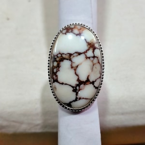Handmade Wild Horse Magnesite 925 Sterling Silver Ring (22x36 mm)