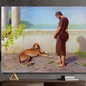 Puede incluir: Una impresión de arte mural rectangular que representa una escena clásica con una persona con túnica marrón de pie en una terraza de piedra junto a un perro marrón tumbado. El fondo muestra columnas blancas, enredaderas y el mar azul.
