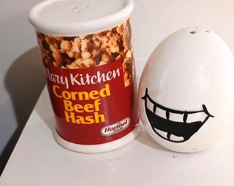 Vintage 1994 Hormel Mary Kitchen Corned Beef Hash and Egg shaker set.