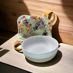 Bowl Cozy with Handles, Regular size 6&quot;, Microwaveable Bowl Cover, Soup Bowl cozy, Ice cream cozies, Pot Holder, Coozie Kitchen Accessory