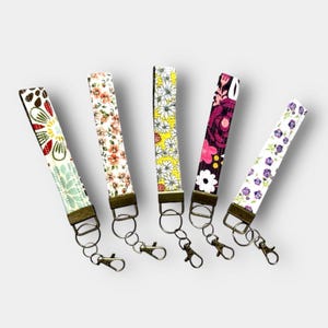Pronto para enviar! Chaveiro de pulso feito com tecidos divertidos. Presente de acessório de chave para professora, enfermeira, mulheres, meninas. Alça de carteira para braço.