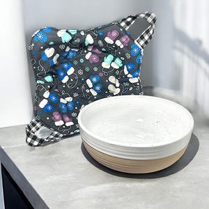 Bowl Cozy with Handles, Regular size 6", Microwaveable Bowl Cover, Soup Bowl Ice cream cozies, Pot Holder, Kitchen Accessory Winter Mitten