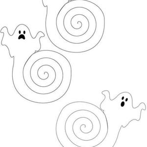 Könnte beinhalten: Eine schwarz-weiße Strichzeichnung mit drei Geisterfiguren, die jeweils einen spiralförmigen Körper haben. Die Geister zeigen unterschiedliche Gesichtsausdrücke, darunter ein lächelndes, ein trauriges und ein überraschtes Gesicht mit offenem Mund.