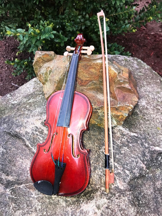 ヴィンテージ ミニチュア 装飾バイオリン & 弓 - 1980 年代