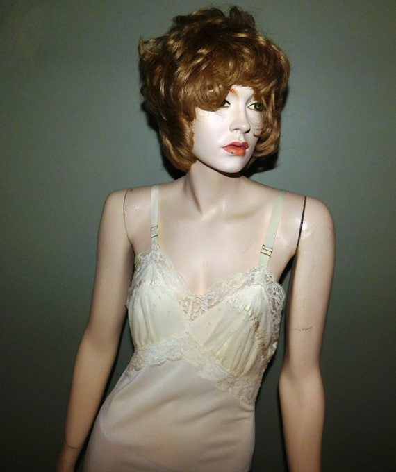 Vintage Seamprufe Ivory Full Slip - circa 1960 - … - image 2