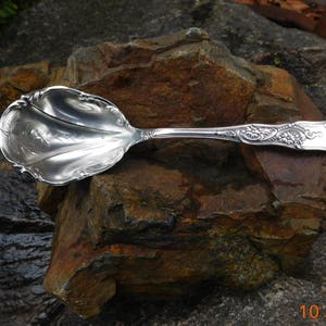 Vintage Meriden Silver Plate Meriden Two Sugar Shell Spoon Circa 1900 ...