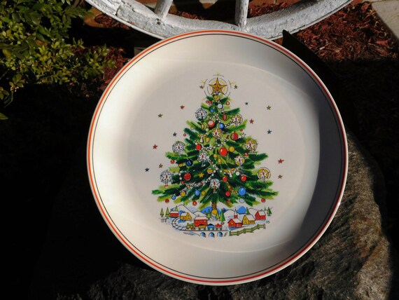 Vintage Salem China Red Gold Christmas Eve Dinner Plate by Viktor
