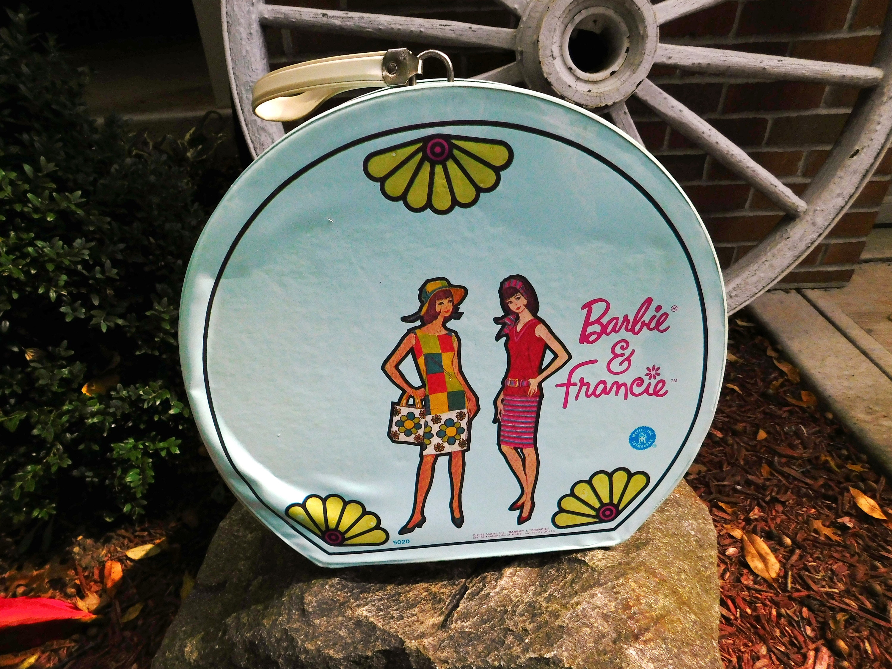 Vintage Mattel Red Barbie & Francie Round Carrying Case Vintage Mattel Red Barbie & Francie Round Carrying Case