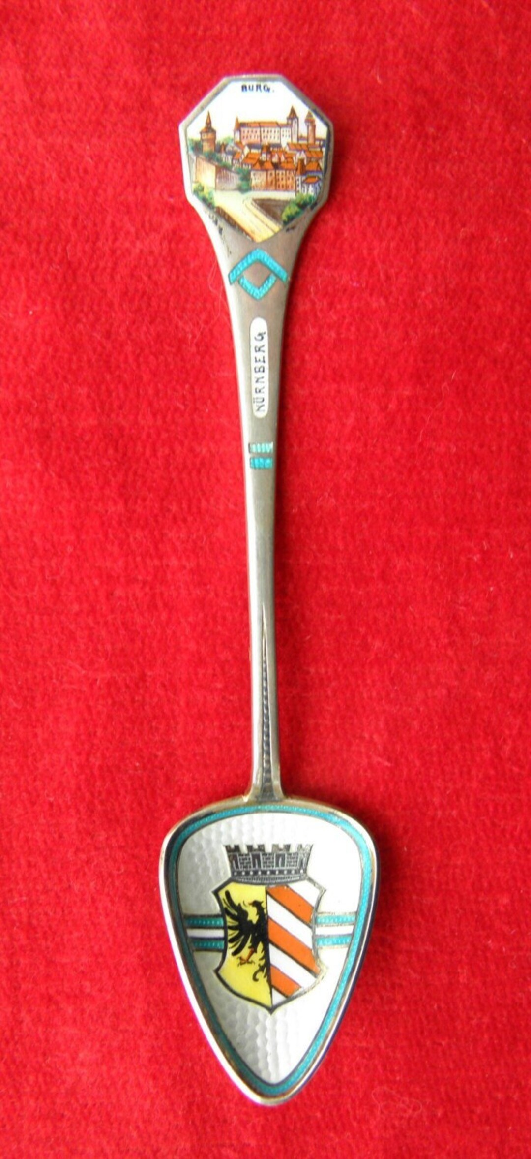 DETECTIVES DE GUERRA: Austria, image size:1080x2355