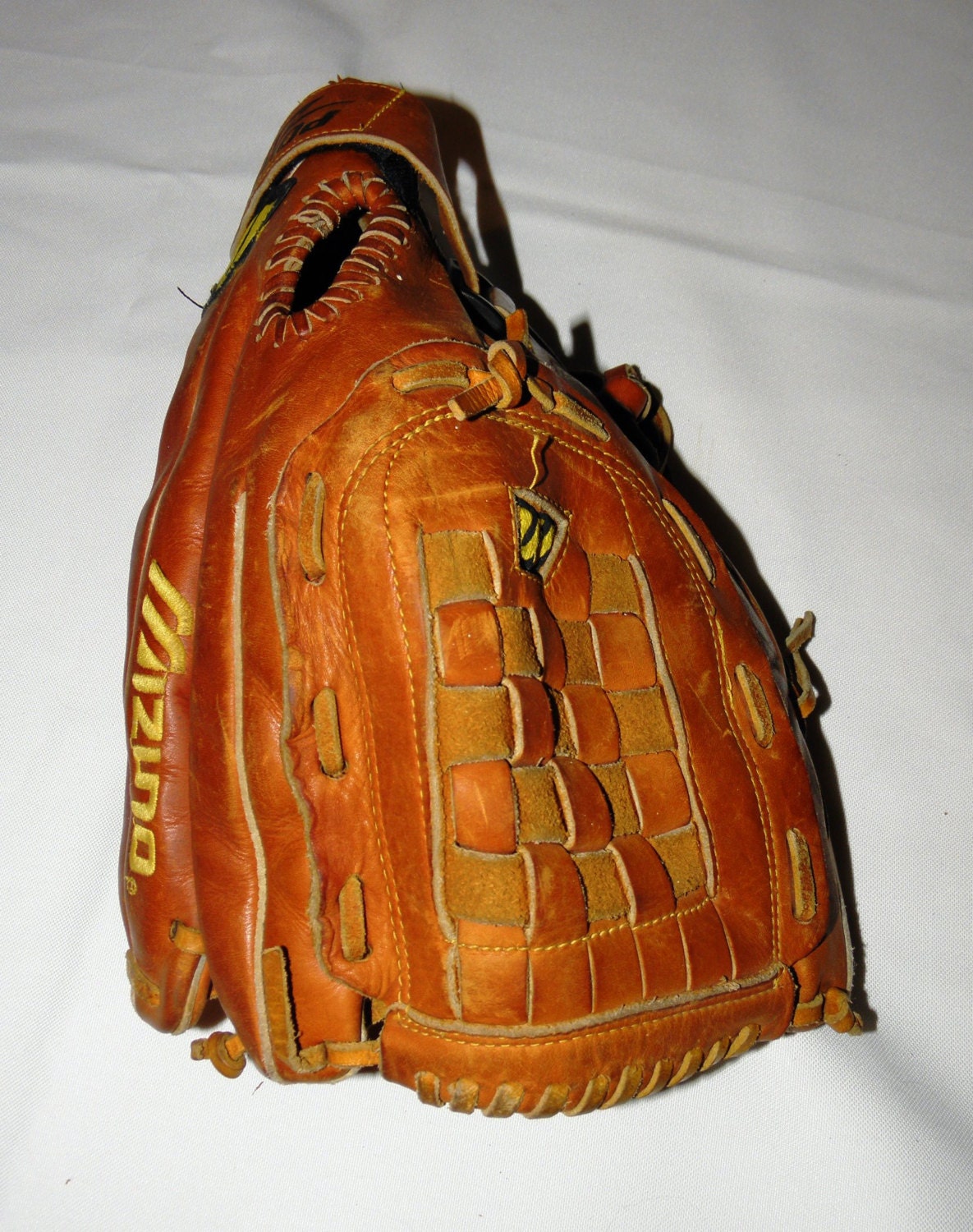 Mizuno lite 2024 flex baseball glove