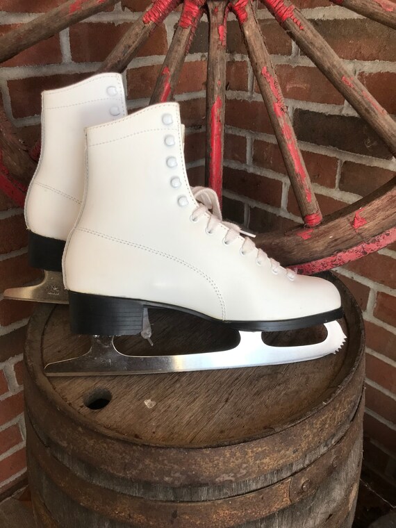 Vintage Roller Derby Skate / Lake Placid White Women's Ice Skates Size 7  1980s From Dustymillerantiques -  Canada