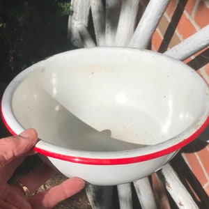 Bol vintage en granit rouge et blanc - 1950 - de DustyMillerAntiques