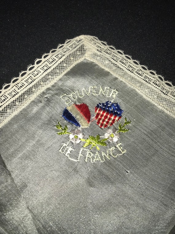 Couvre boite mouchoir brodé - Déco d'Élise