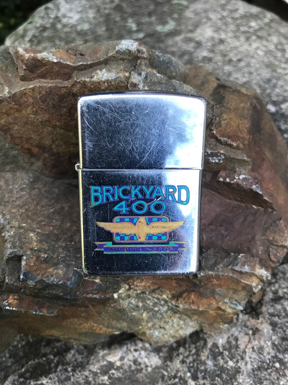ZIPPO新中古　BRICKYARLD　400 Vintage Zippo Brickyard 400 August 5, 1995, Chrome Pocket Lighter