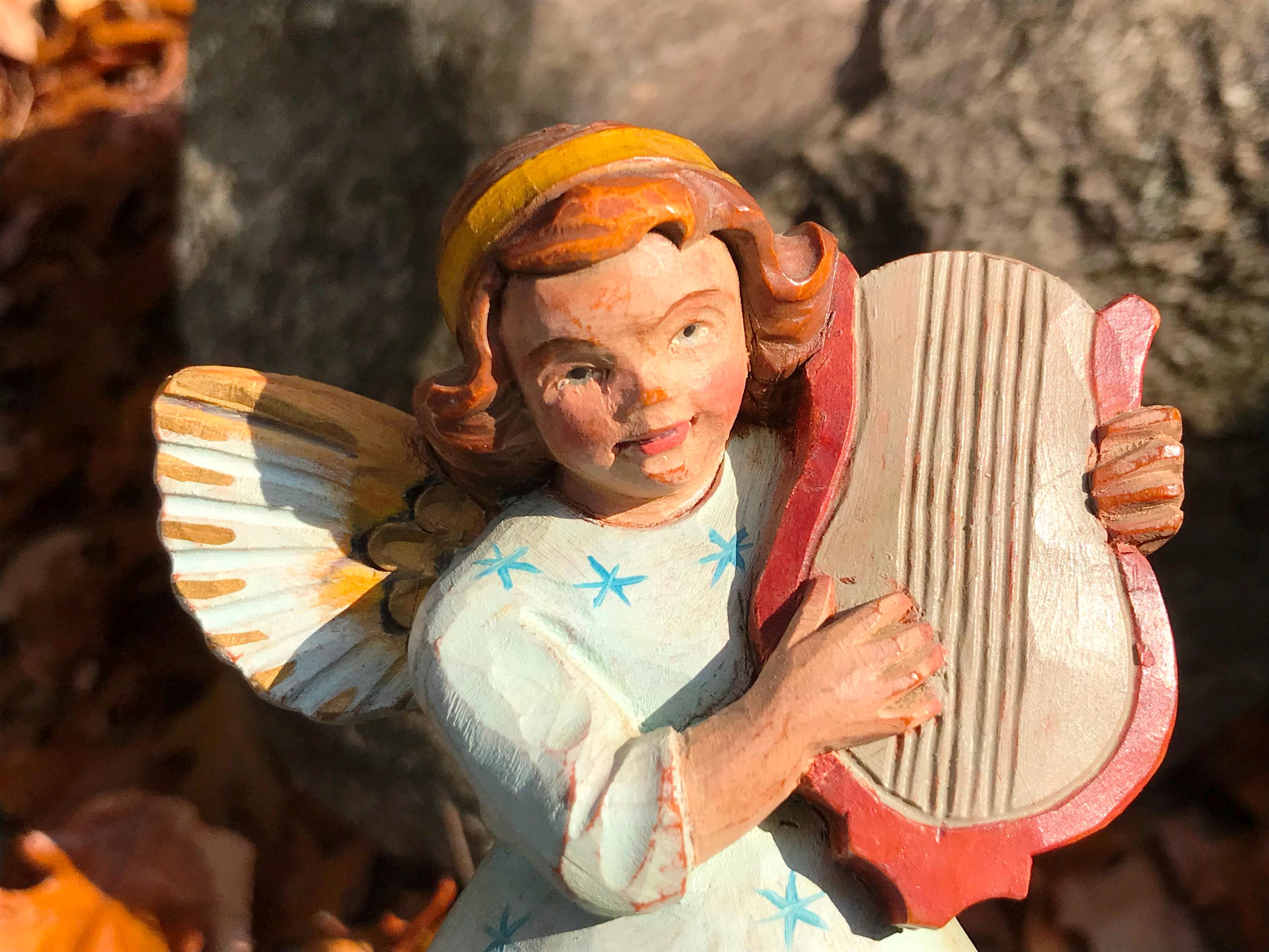 稀【聖母子と天使の壁掛け】ANRI アンリ人形　アンリ木彫り　母の日　クリスマス 稀【聖母子と天使の壁掛け】ANRI アンリ人形 アンリ木彫り 母の日