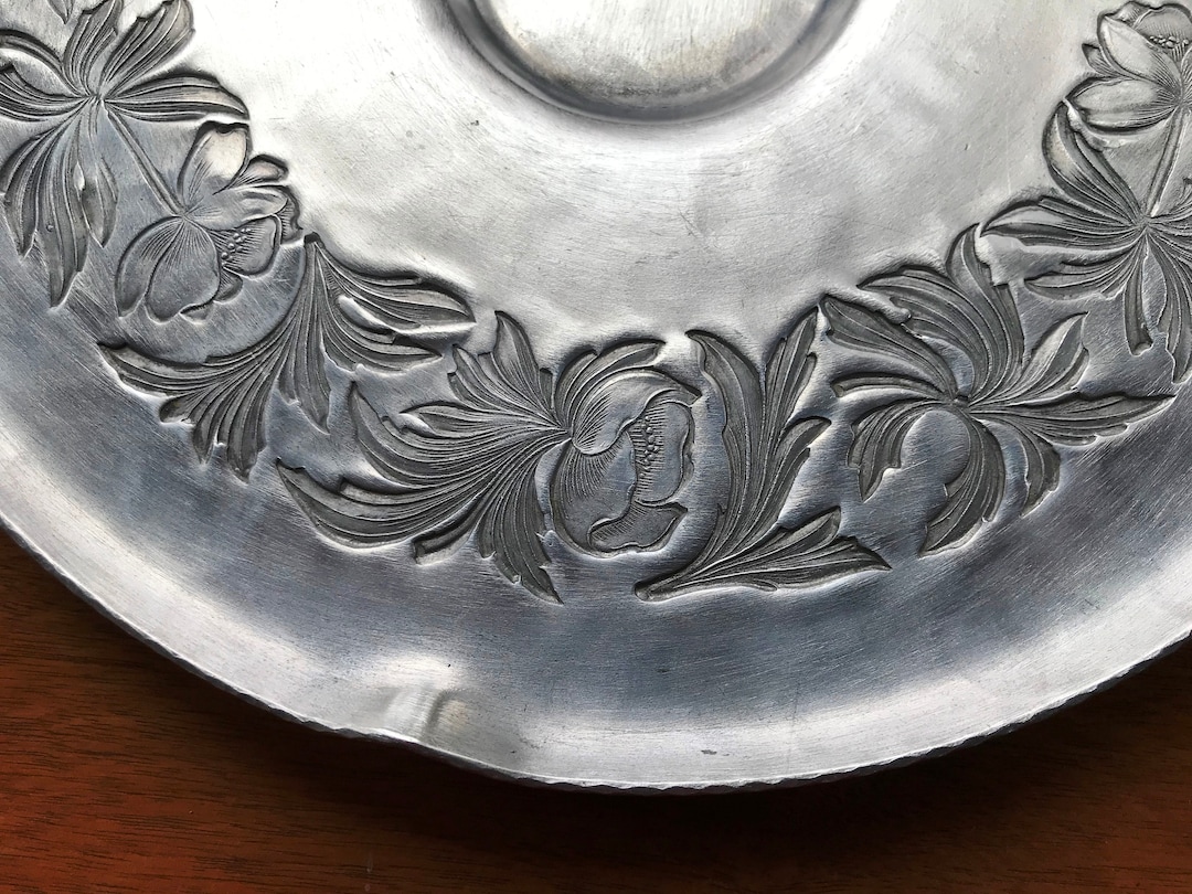 Vintage Everlast Hammered Aluminum Poppy Cheeseball & Crackers