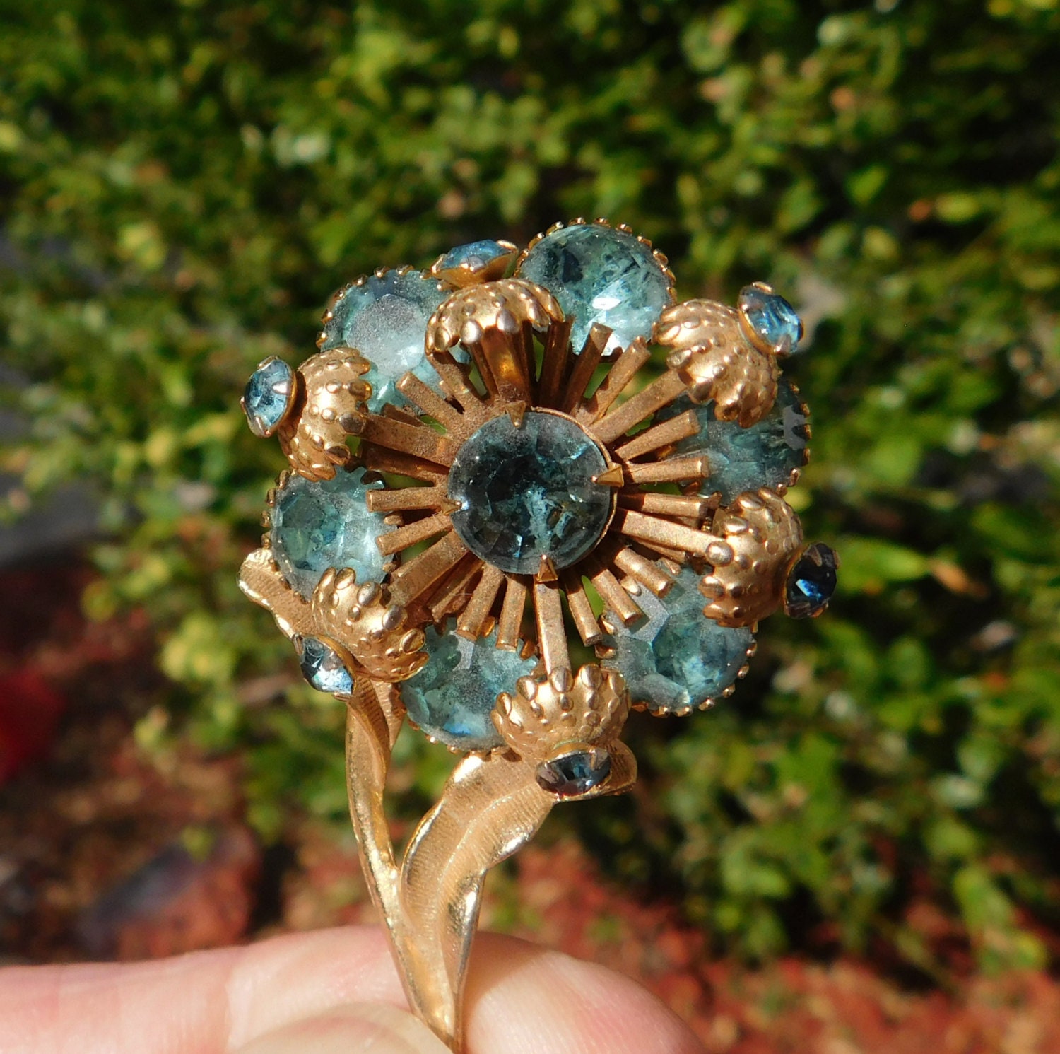 Lot De 2 Broches Anciennes En Métal Doré Du XIXe Siècle Avec Strass Et Turquoises
