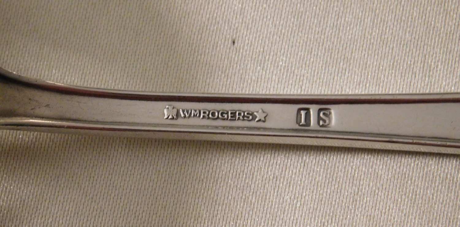 Vintage Wm Rogers IS Fascination Silver Plate Tomato Server - 1936