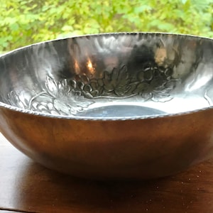 Vintage Everlast Hammered Aluminum Grapes Bowl - circa 1950 - from DustyMillerAntiques