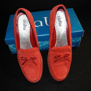 Vintage Rialto Lady's Red Suede Waffle Flat Shoes size 8 1/2 M 1990s from DustyMillerAntiques image 2