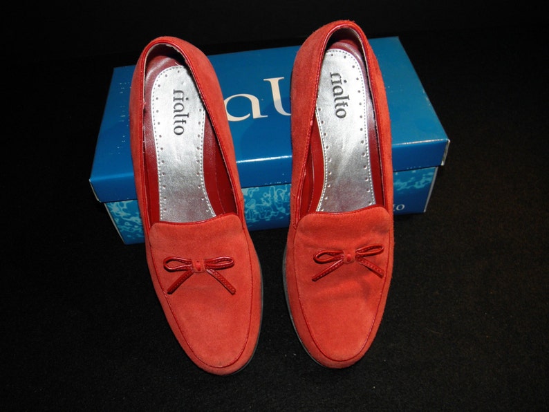 Vintage Rialto Lady's Red Suede Waffle Flat Shoes size 8 1/2 M 1990s from DustyMillerAntiques image 2