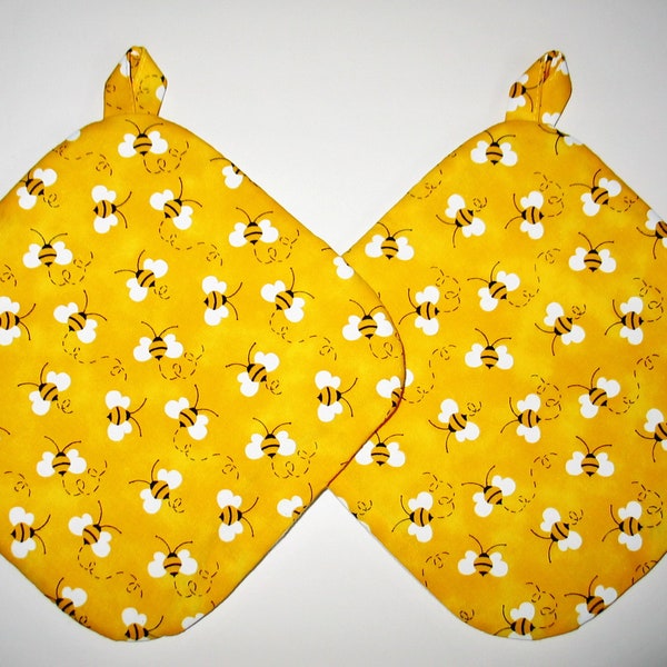 Agarraderas/Mantel para ollas calientes de 8" hechas a mano con ganchos - Juego de 2 - Abejorros sobre amarillo