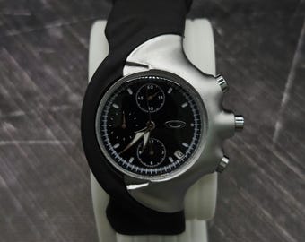 Oakley Detonator Watch Black Dial Silver Y2K Futuristic Vintage Watch Chronograph Style Techwear