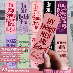 Può includere: Una collezione di segnalibri rettangolari in carta con vari colori e tipografie. Ogni segnalibro mostra frasi uniche legate alla lettura, come In My Spicy Reader Era, My Favorite Men Are Fictional e Books Before.