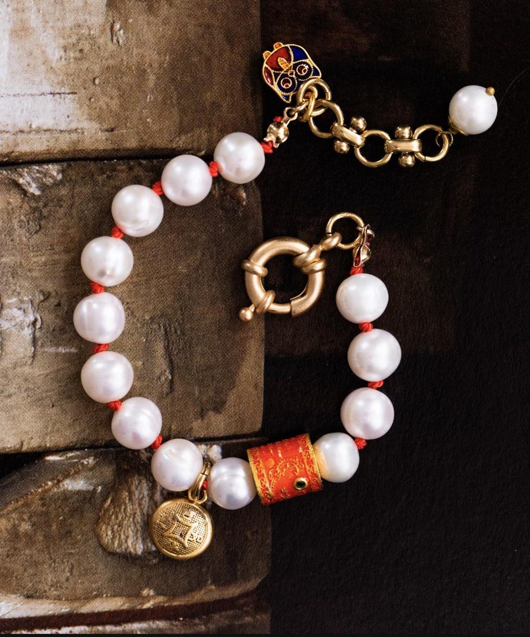 BRACCIALE CON CIONDOLO DI PERLE, Bracciale con ciondolo portafortuna, Bracciale con ciondolo gufo, Bracciale annodato - Italia